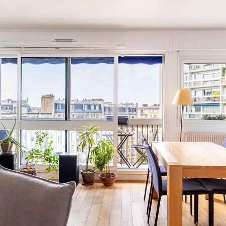 Guestready - Bright And Airy In The 18th Apartment